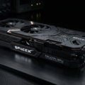 Musk llamó ‘evil’ a Anthropic hace 3 meses. Ahora le alquila más de 220.000 GPUs por un contrato valorado en 3.000-4.000 millones anuales.